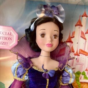 New Disney Collectible Brass Key Porcelain Snow White Special Edition Size Doll